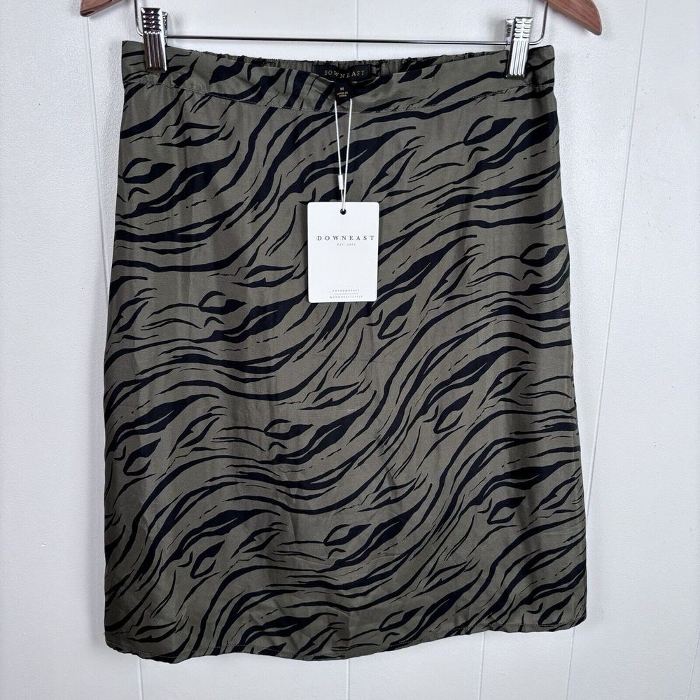 Downeast Cassy Twill Skirt Tiger Camo Burn Olive Green Skirt‎ Size Medium - NWT